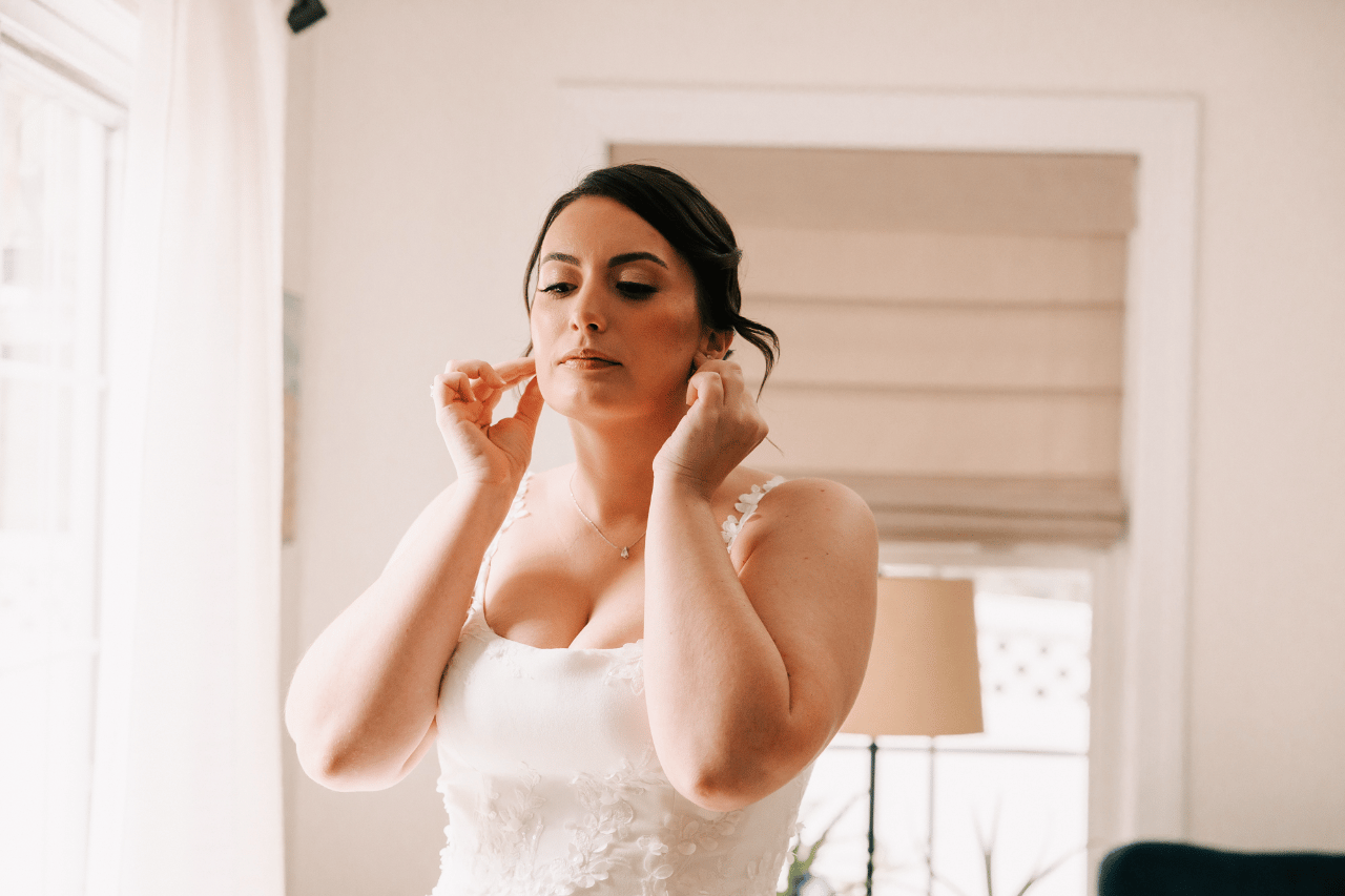 Hannah Ayotte & Jon Gabriel's wedding-image-6