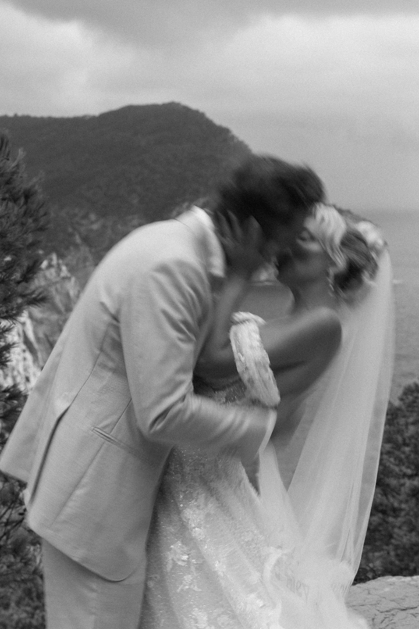 April Mason & Alasdair Mason's wedding-image-15