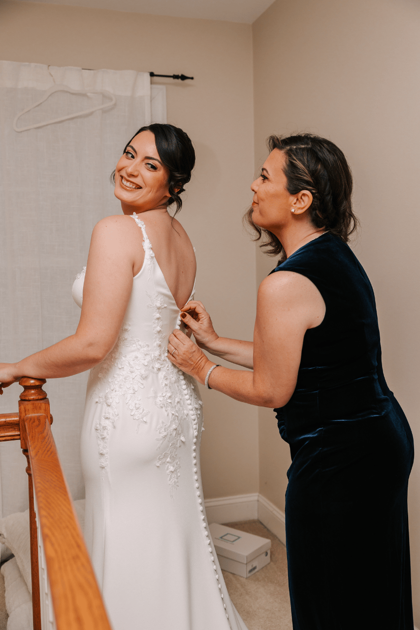 Hannah Ayotte & Jon Gabriel's wedding-image-5