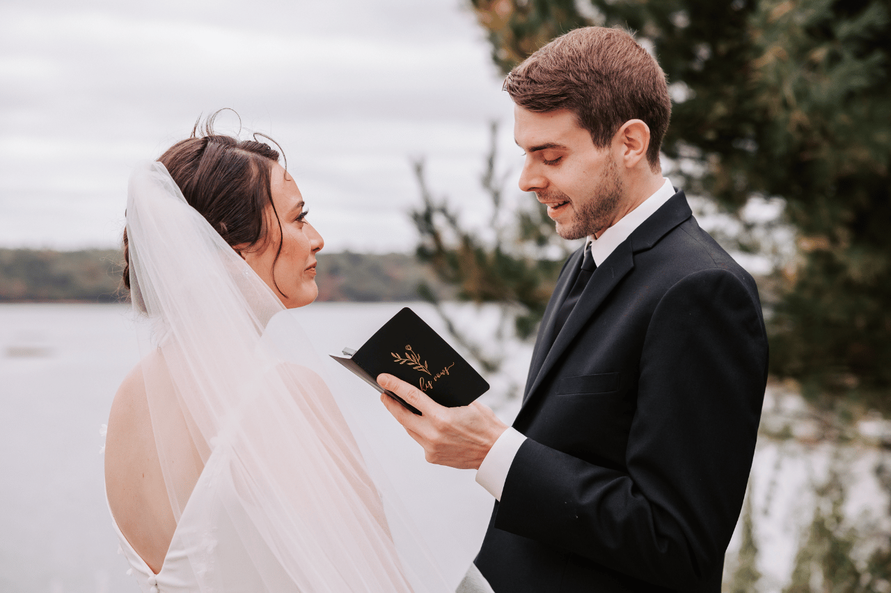 Hannah Ayotte & Jon Gabriel's wedding-image-14