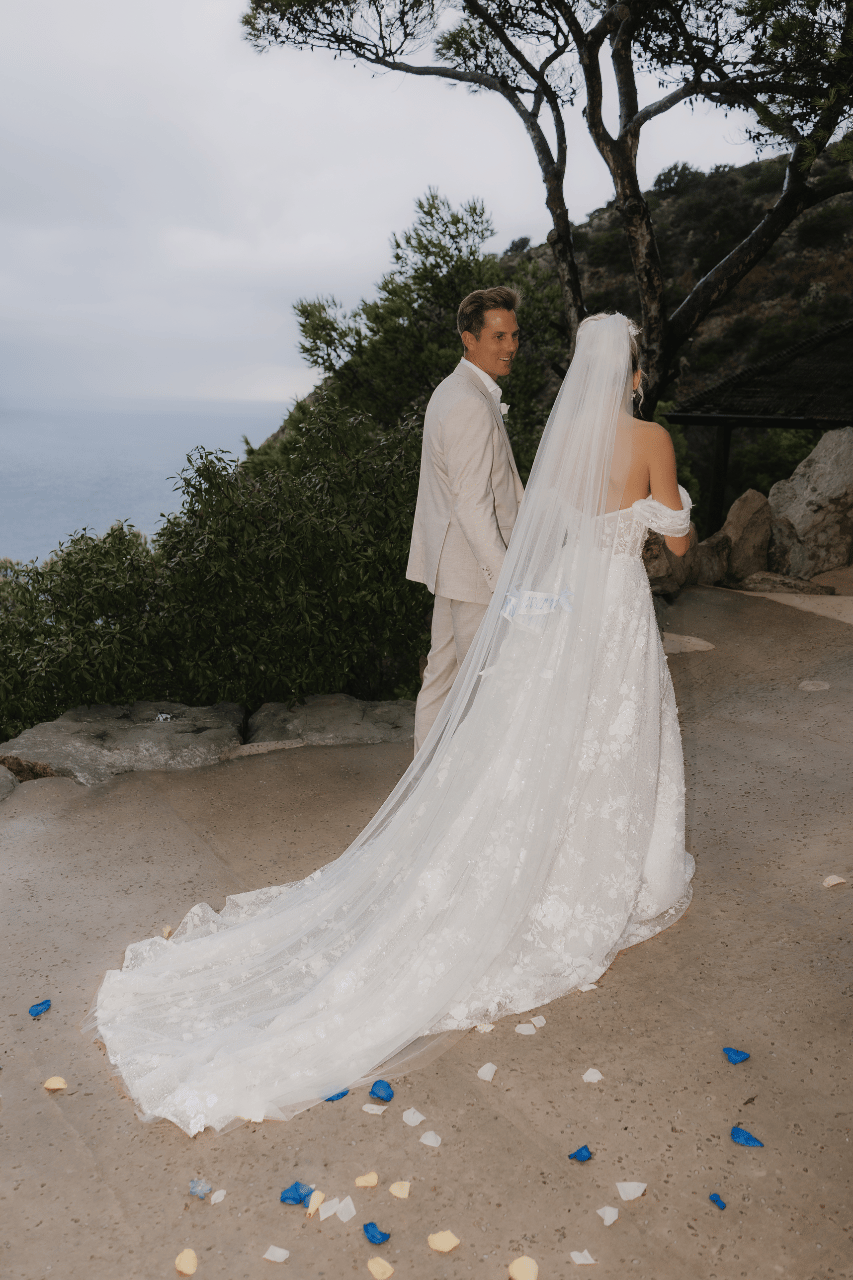 April Mason & Alasdair Mason's wedding-image-23