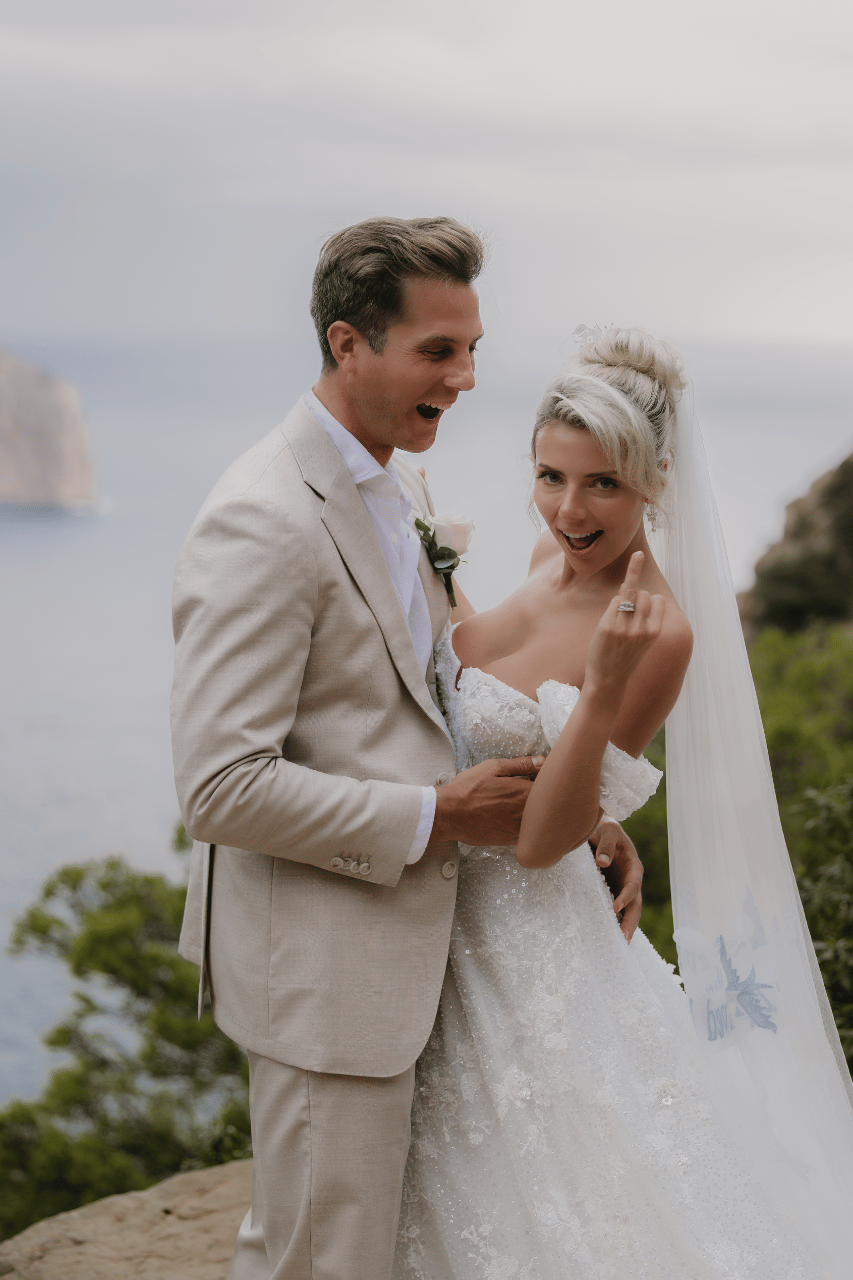 April Mason & Alasdair Mason's wedding-image-20