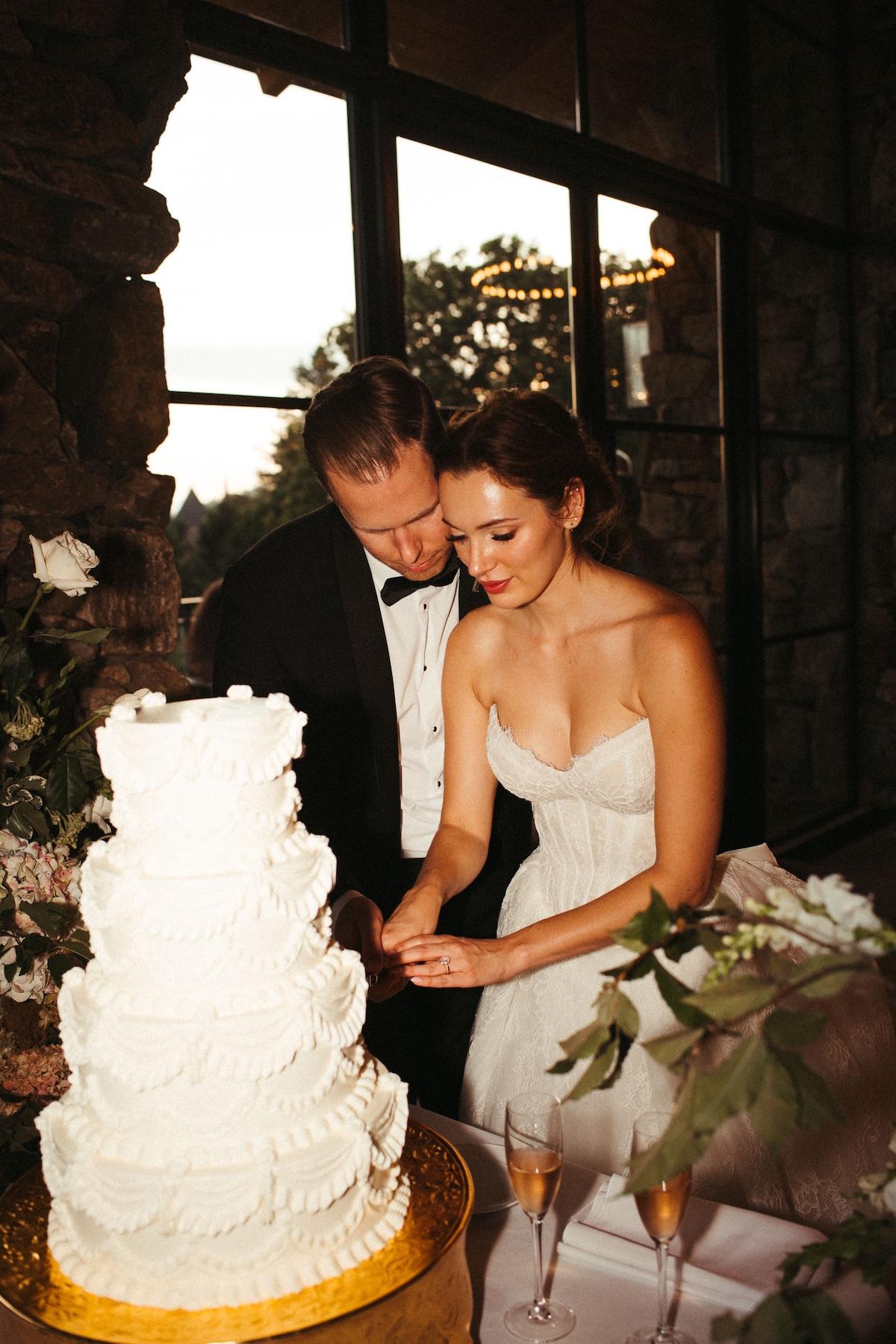 A Romantic Summer Wedding at the Omni Grove Park Inn 18