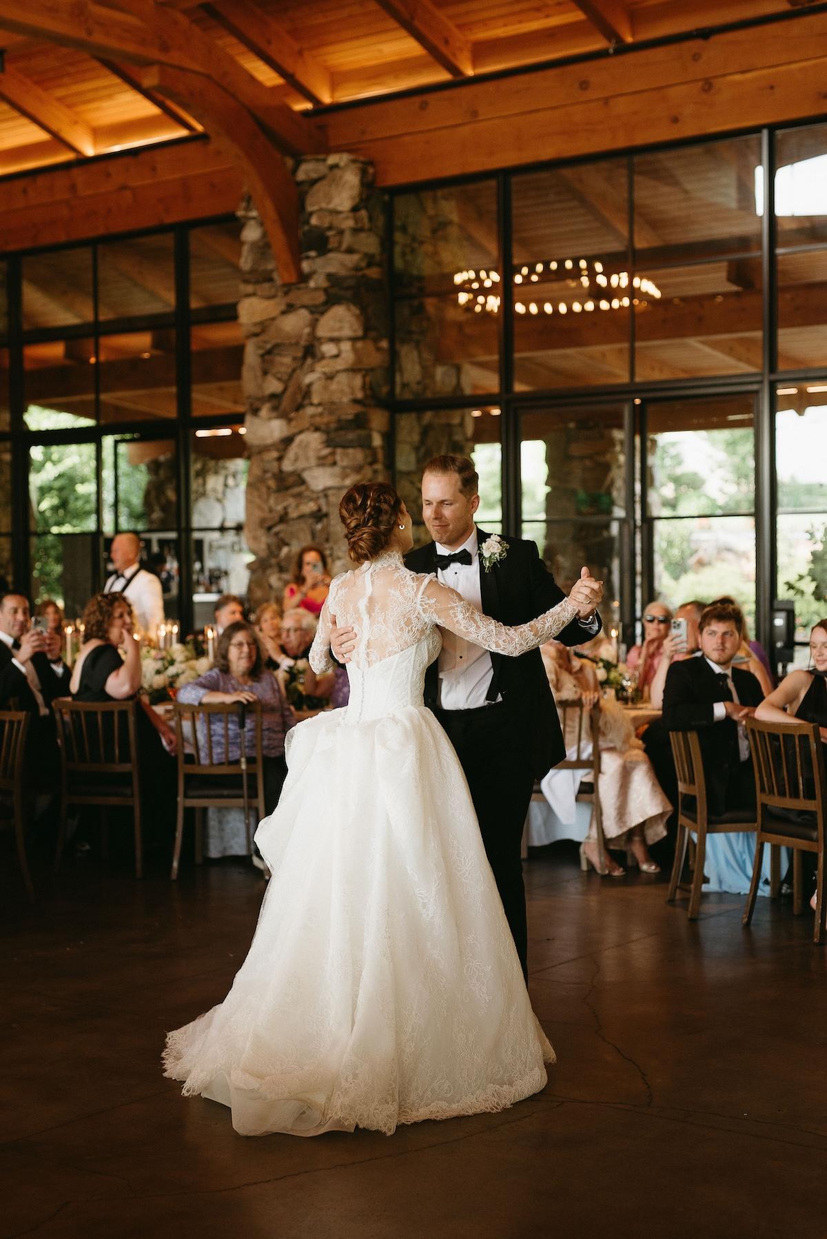 A Romantic Summer Wedding at the Omni Grove Park Inn 16