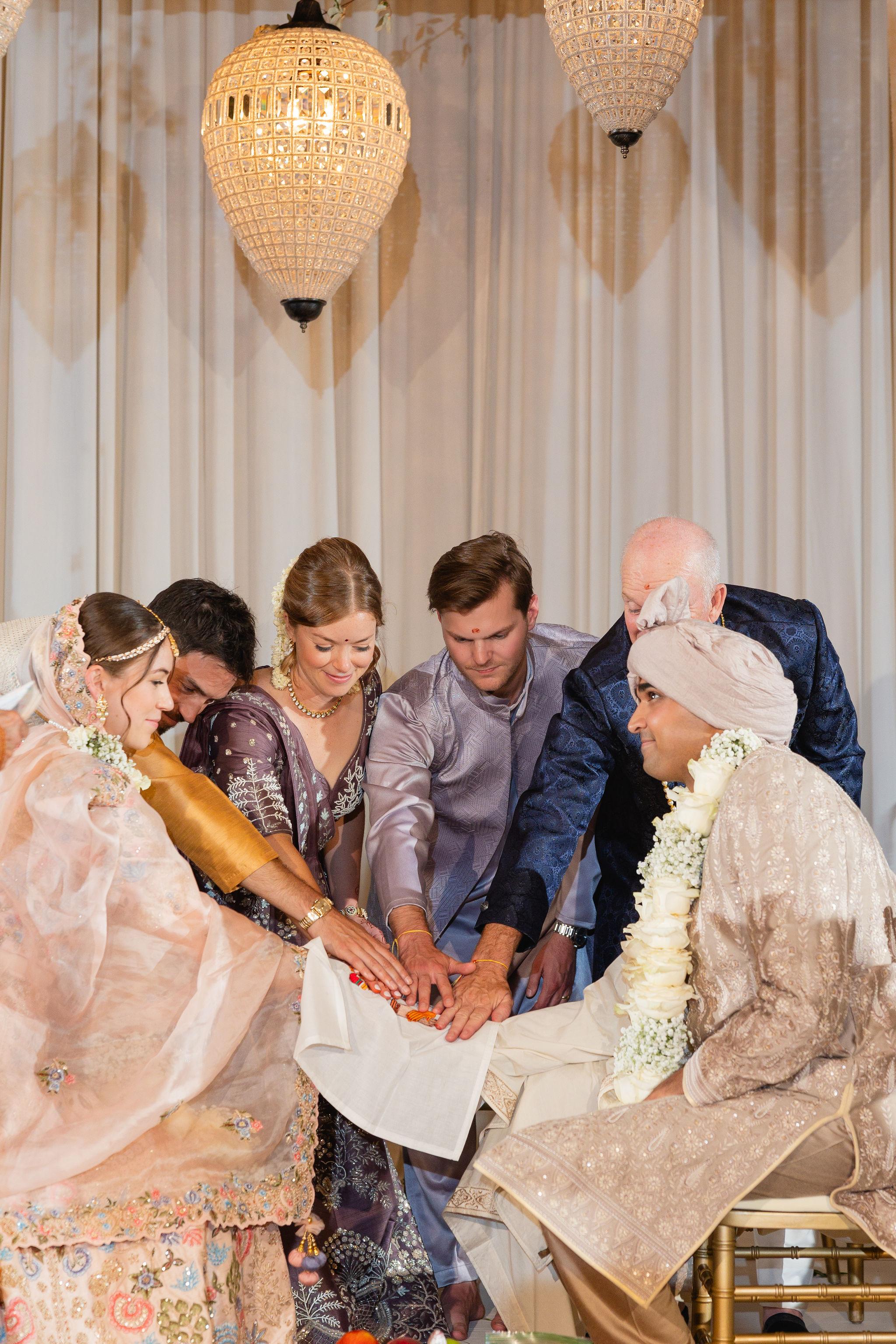 A Glamorous Summer Wedding at the Harold Washington Library 31