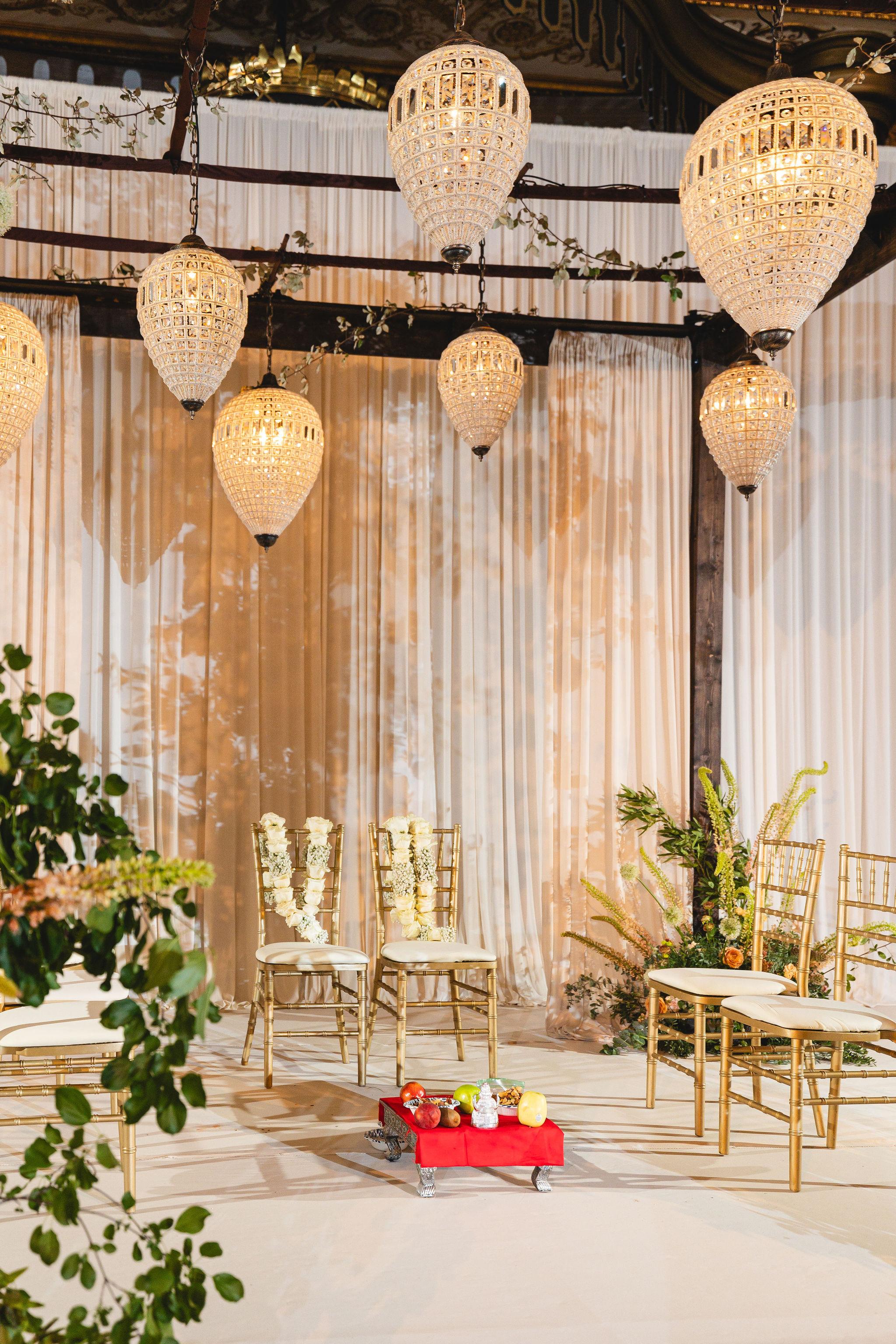 A Glamorous Summer Wedding at the Harold Washington Library 38