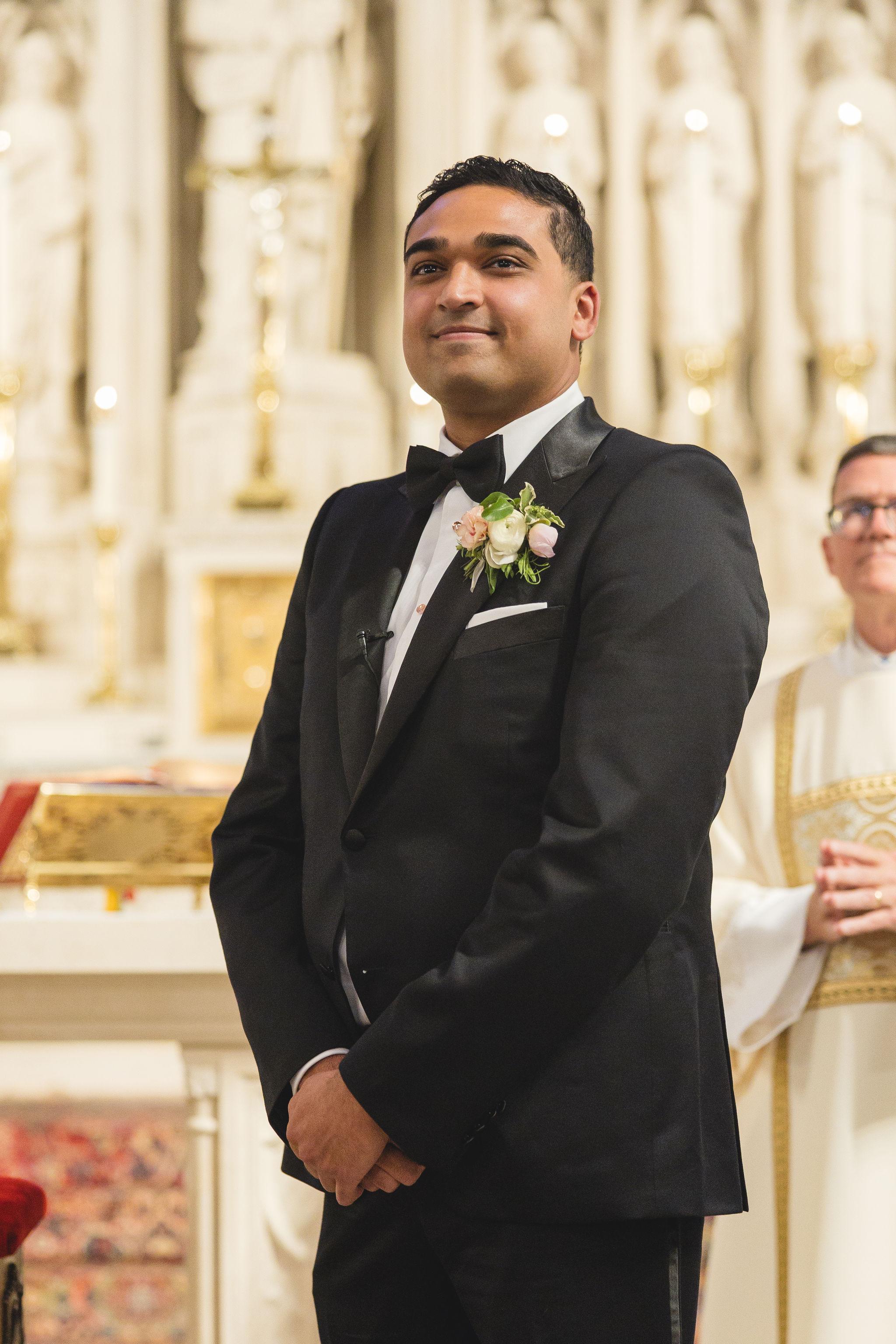 A Glamorous Summer Wedding at the Harold Washington Library 10