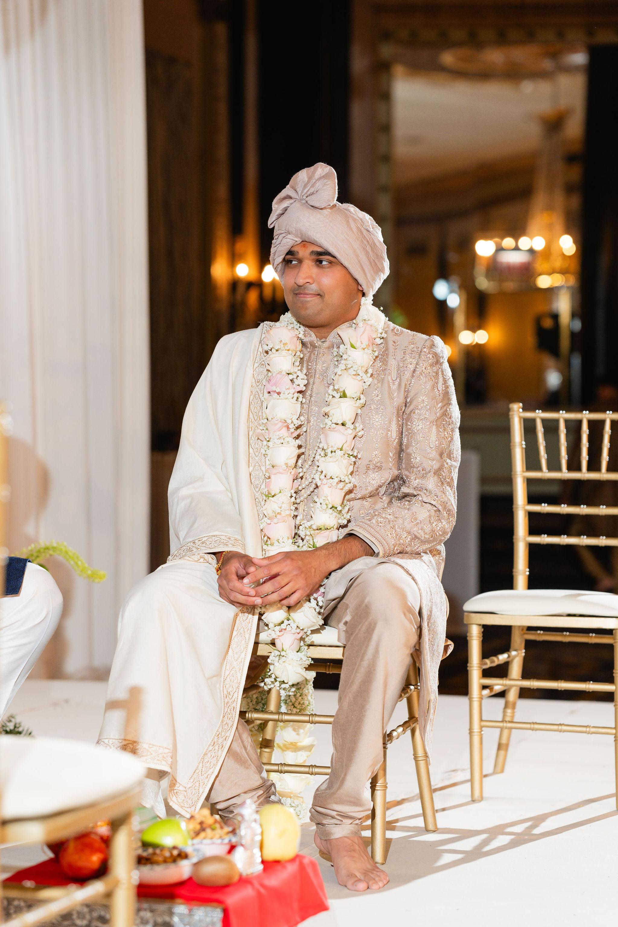 A Glamorous Summer Wedding at the Harold Washington Library 15