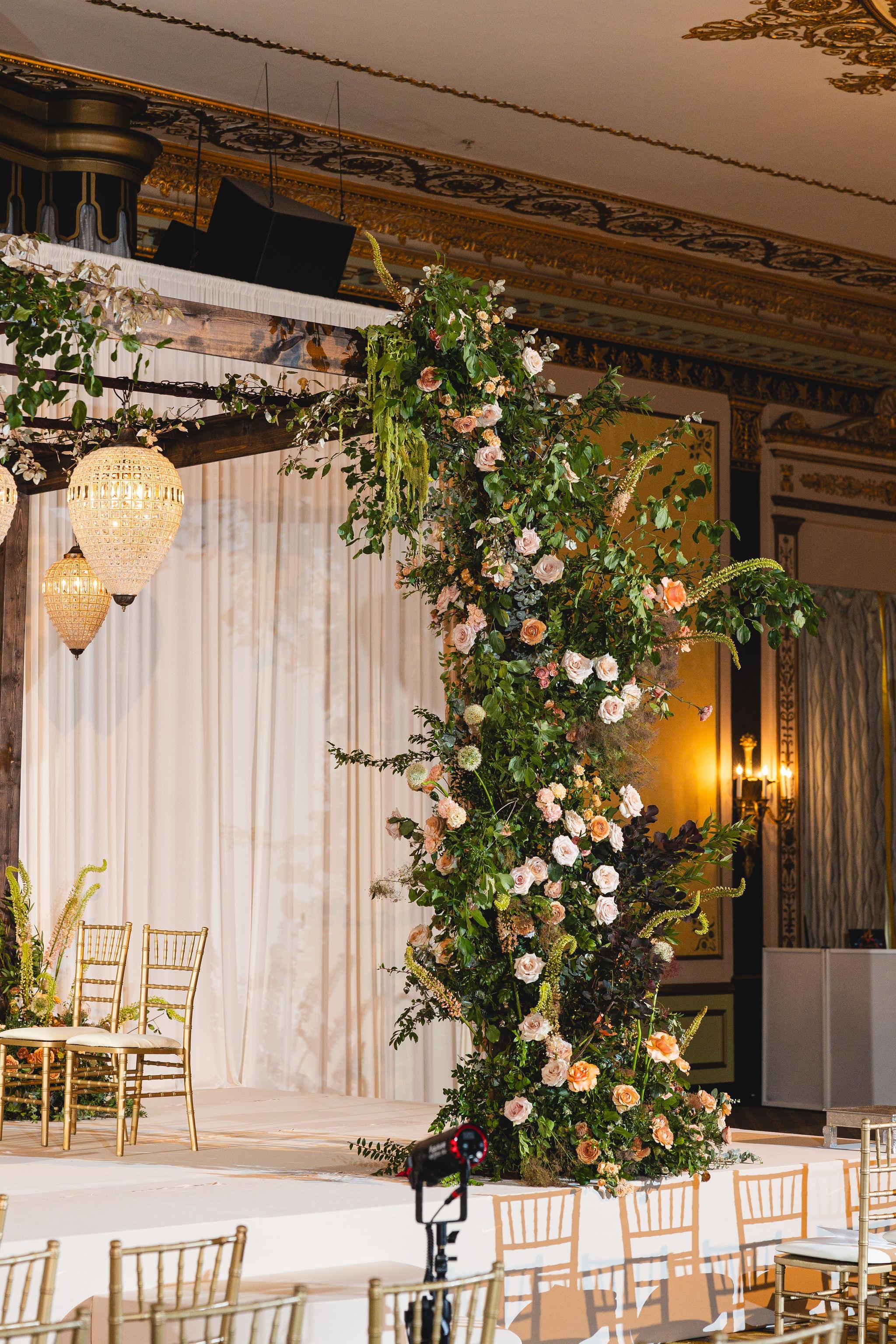 A Glamorous Summer Wedding at the Harold Washington Library 43