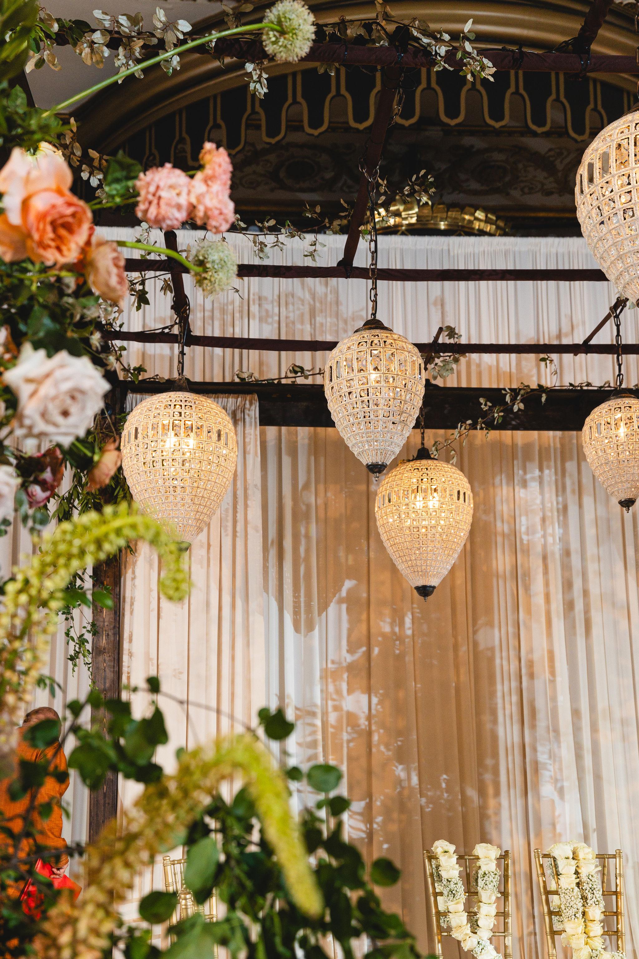 A Glamorous Summer Wedding at the Harold Washington Library 37