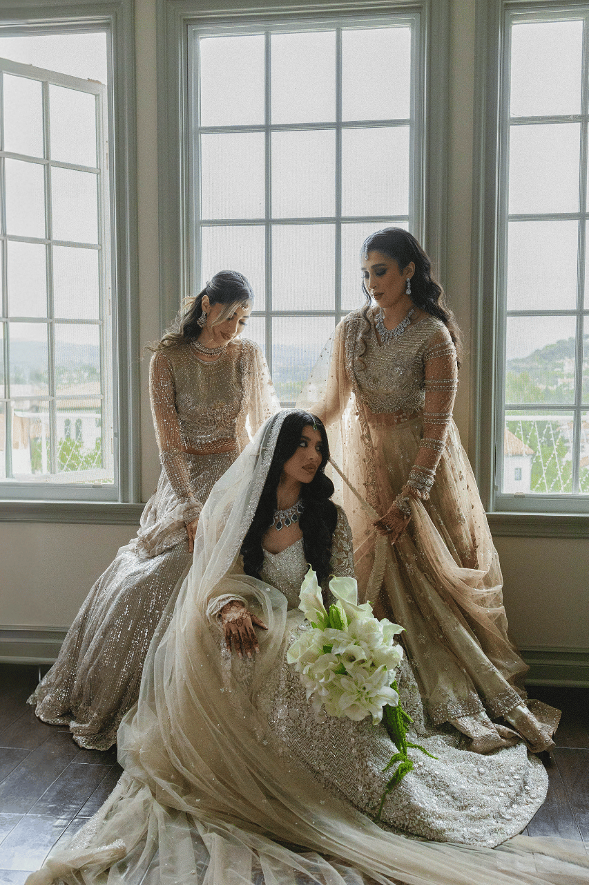 Intimate Estate Revelry with Global Sophistication