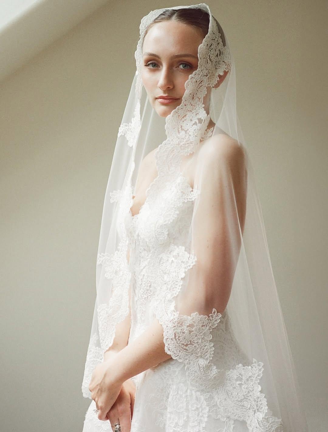 Monique Lhuillier Bride portfolio 4