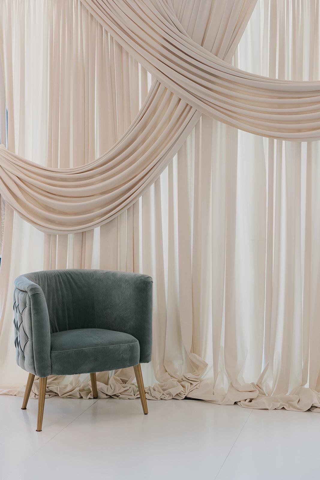 A Modern Spring Wedding at the Mark Arts Center 10