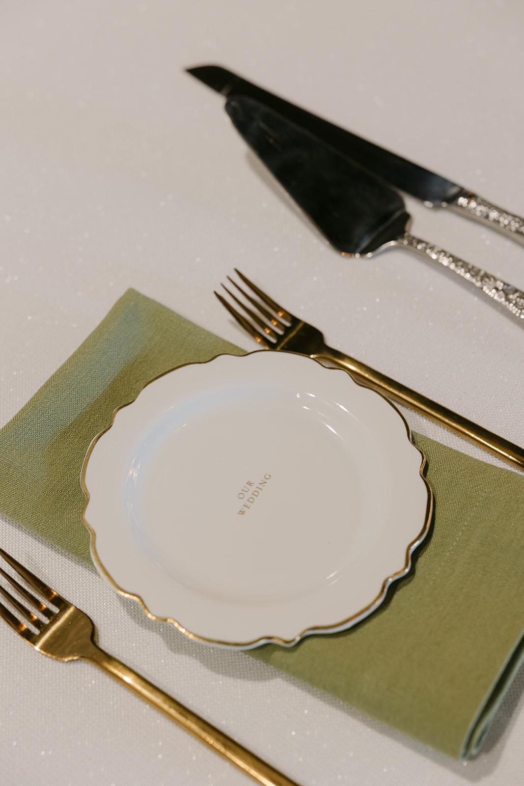 A Modern Spring Wedding at the Mark Arts Center 9