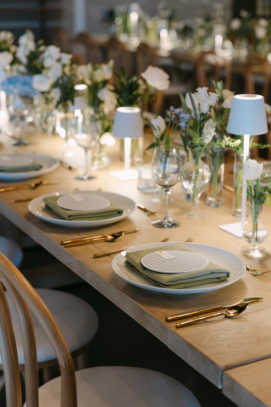 A Modern Spring Wedding at the Mark Arts Center 22