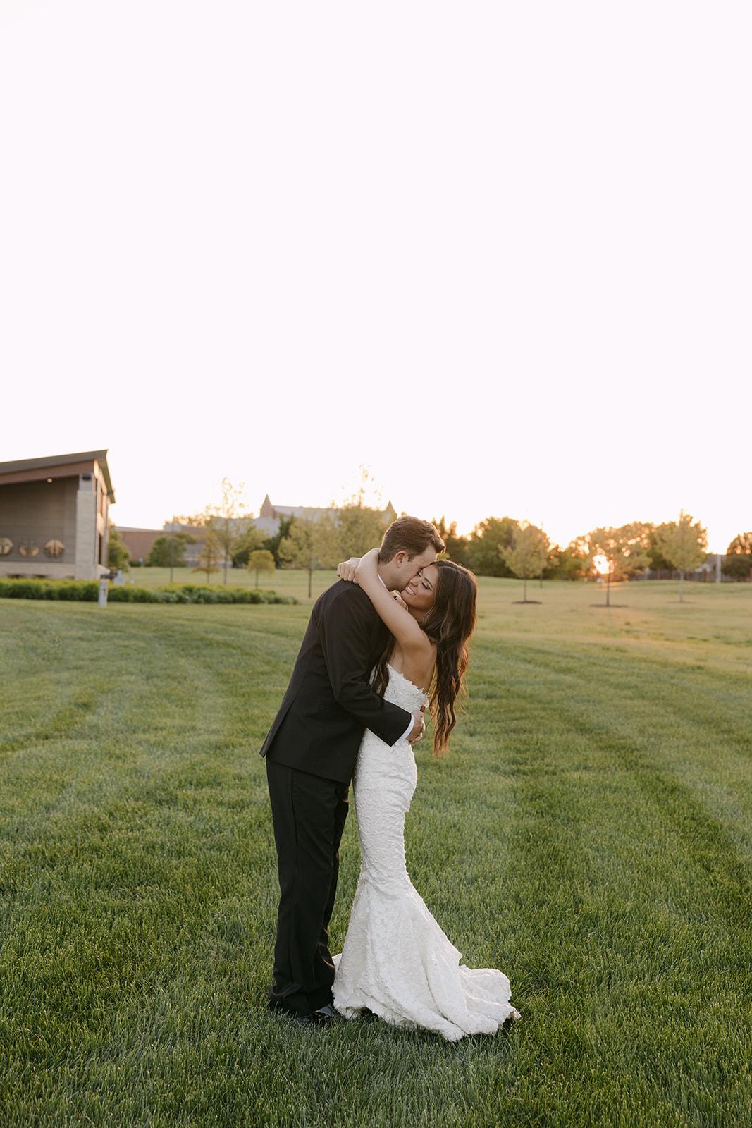 A Modern Spring Wedding at the Mark Arts Center 39