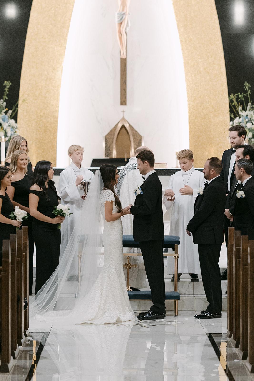 A Modern Spring Wedding at the Mark Arts Center 19