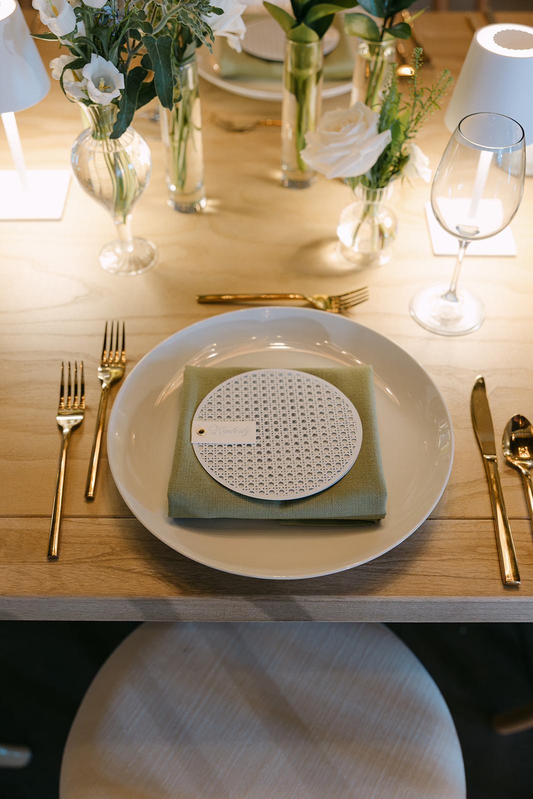 A Modern Spring Wedding at the Mark Arts Center 34