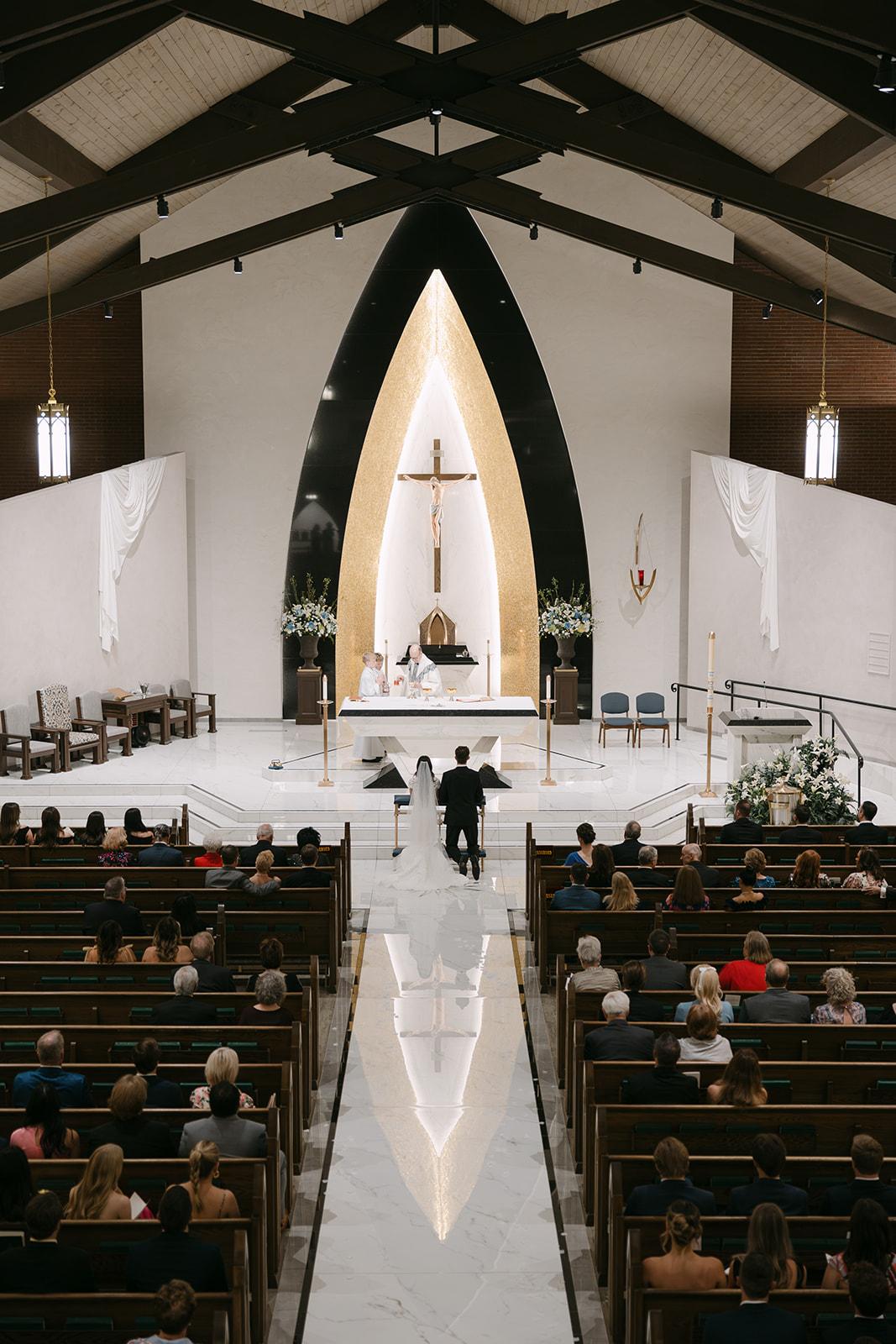 A Modern Spring Wedding at the Mark Arts Center 43