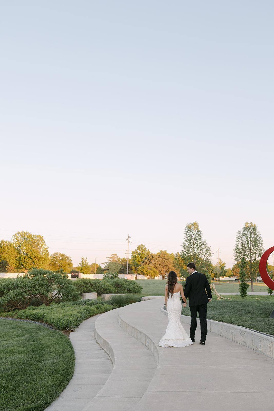 A Modern Spring Wedding at the Mark Arts Center 17