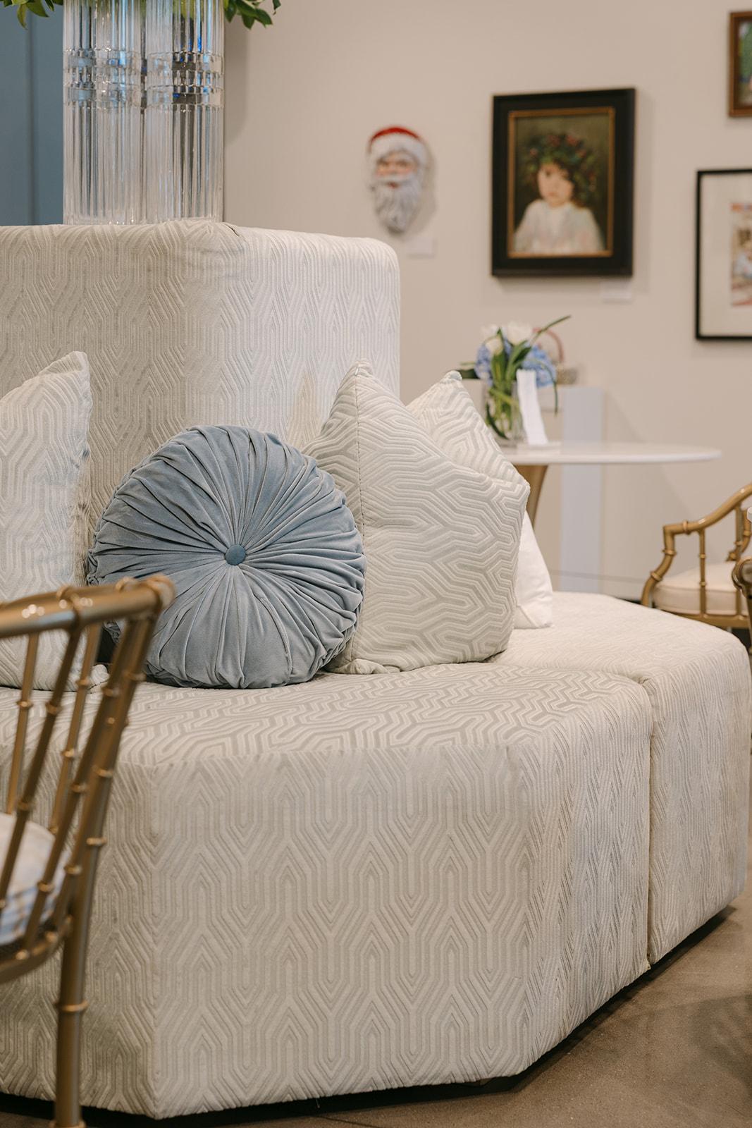 A Modern Spring Wedding at the Mark Arts Center 21