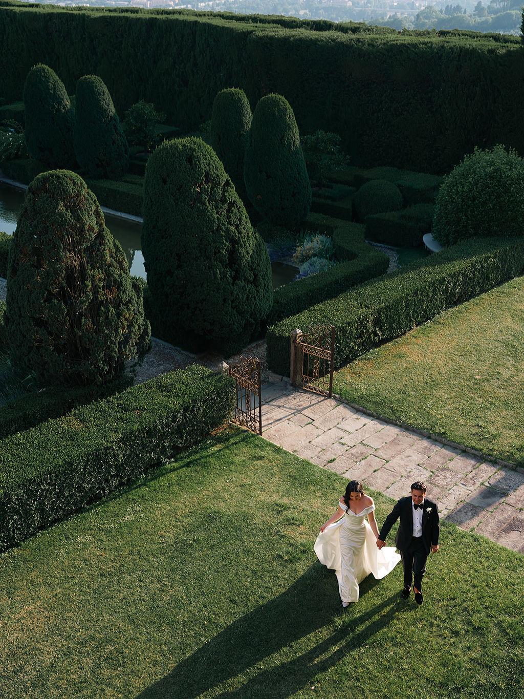 A Romantic Summer Wedding at Villa Gamberaia 56