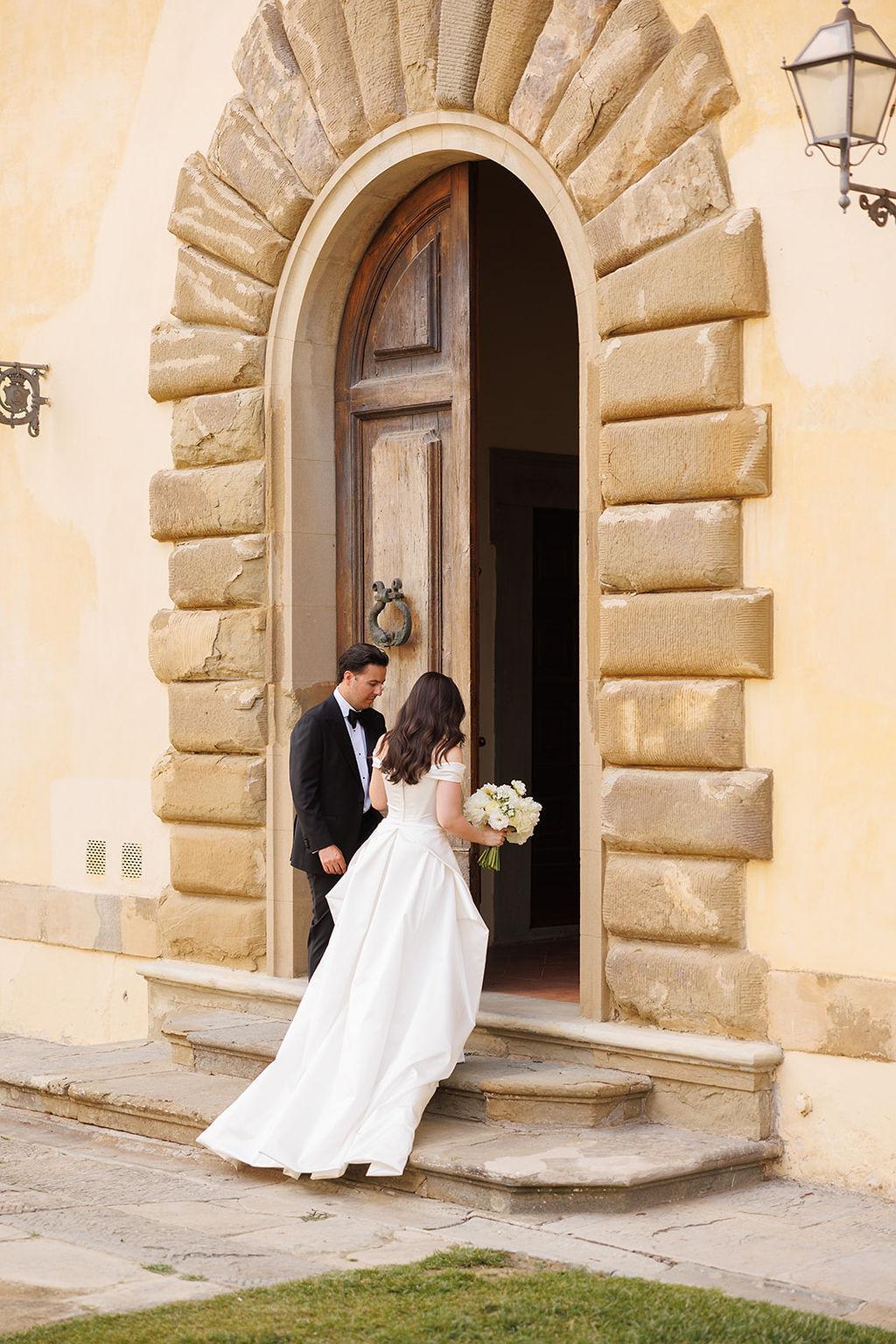 A Romantic Summer Wedding at Villa Gamberaia 31