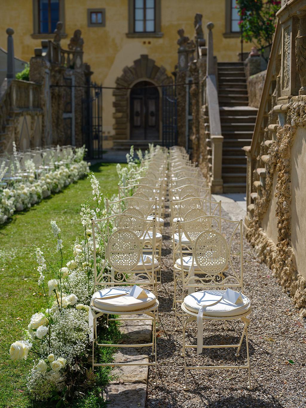 A Romantic Summer Wedding at Villa Gamberaia 54