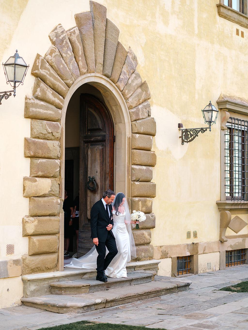 A Romantic Summer Wedding at Villa Gamberaia 33