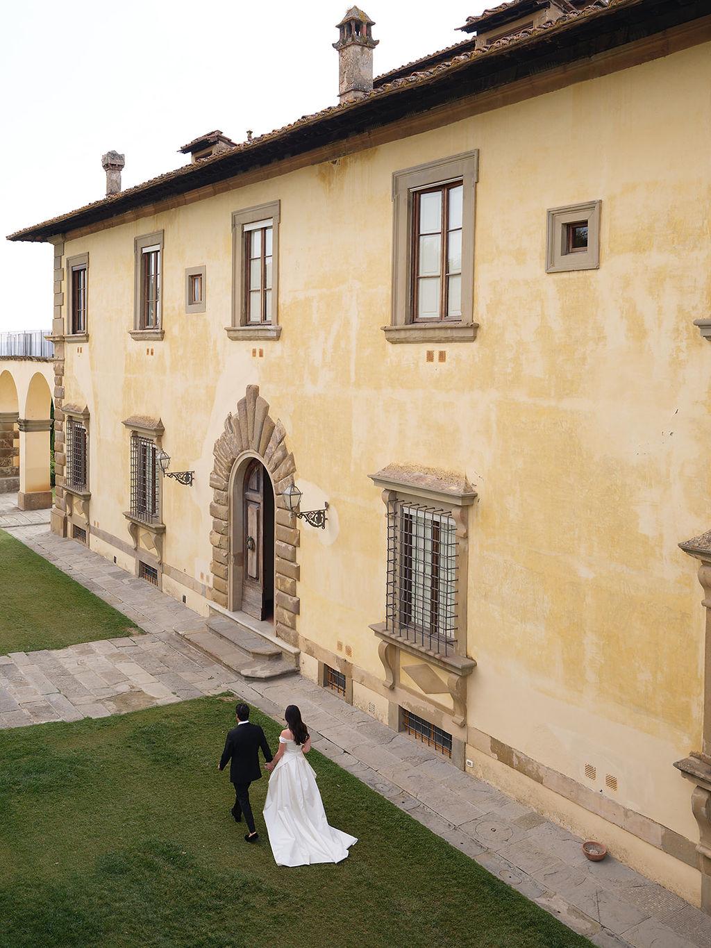 A Romantic Summer Wedding at Villa Gamberaia 1