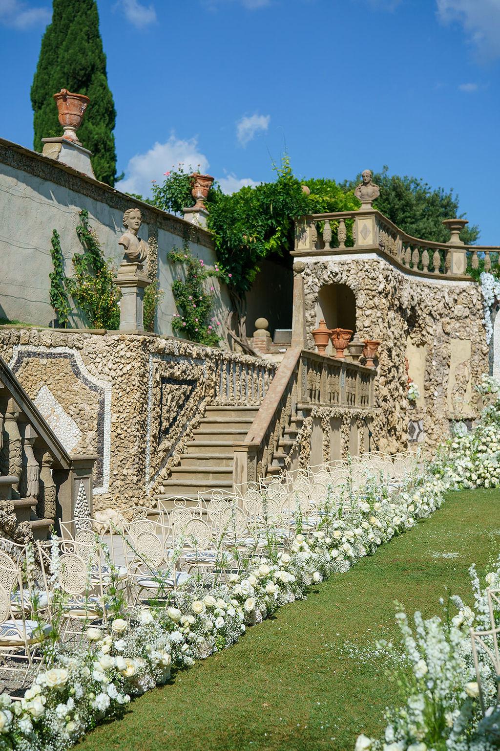 A Romantic Summer Wedding at Villa Gamberaia 58