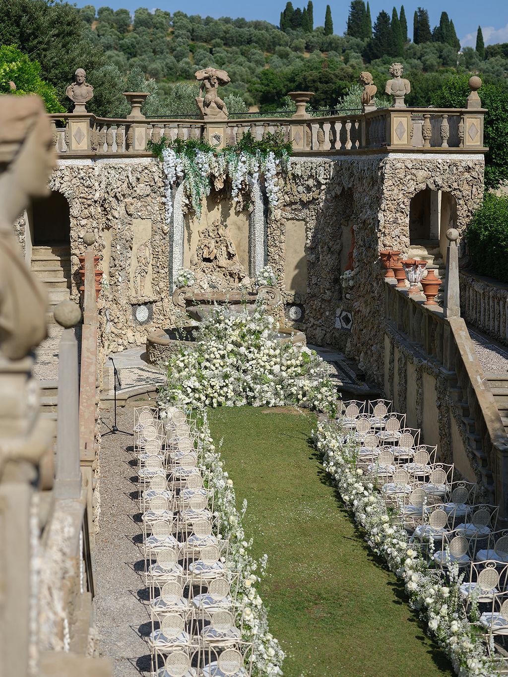 A Romantic Summer Wedding at Villa Gamberaia 59