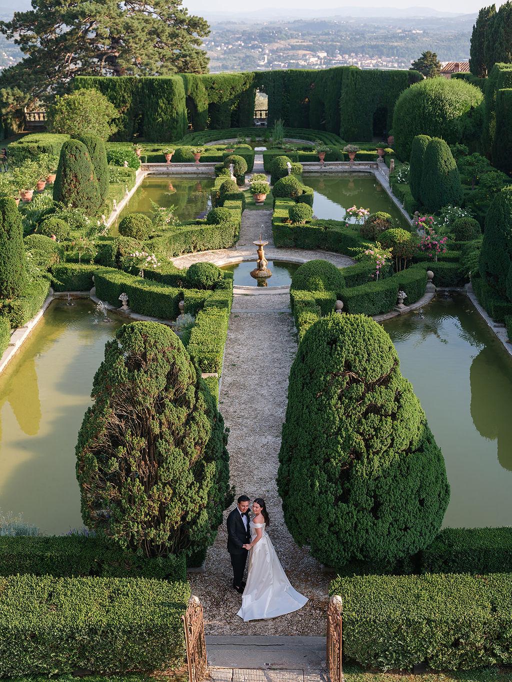 A Romantic Summer Wedding at Villa Gamberaia 57