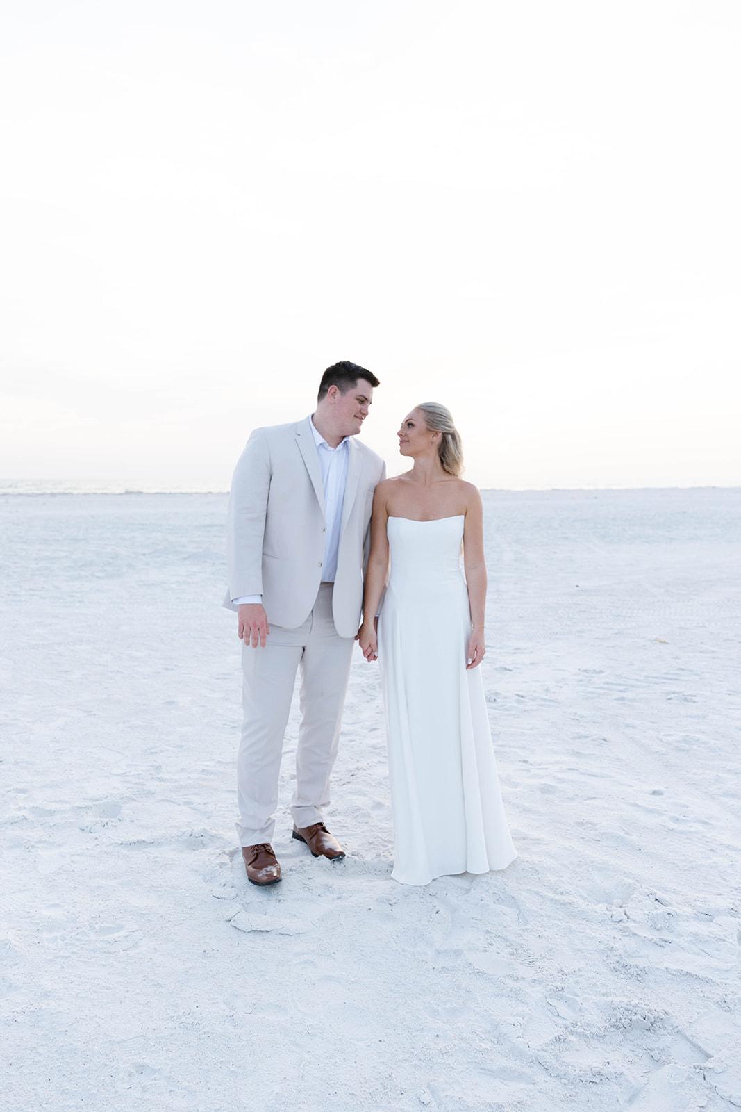 A Modern Summer Wedding at the JW Marriott Marco Island 6
