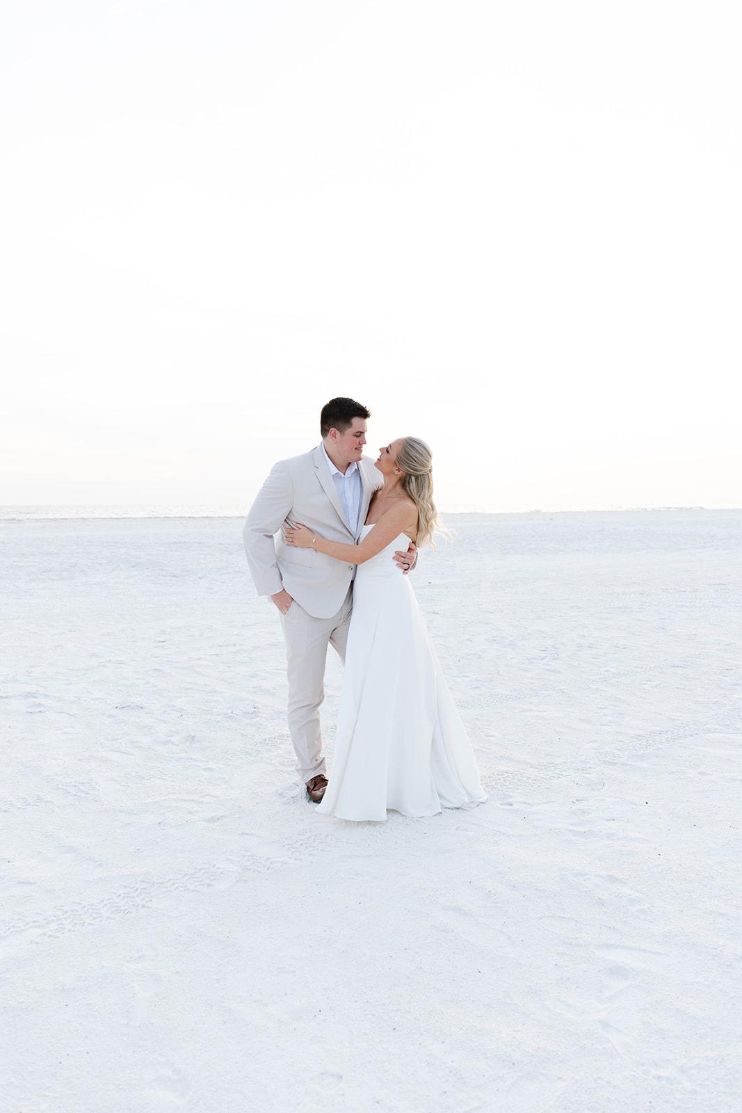 A Modern Summer Wedding at the JW Marriott Marco Island 4