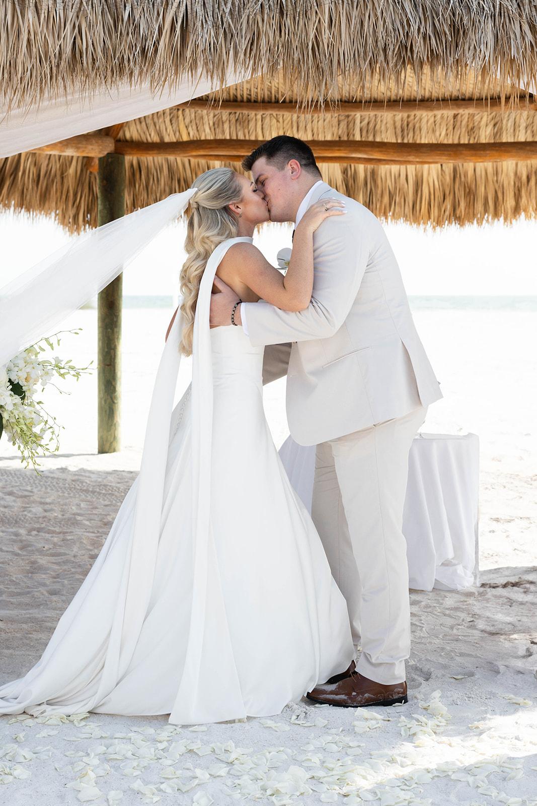 A Modern Summer Wedding at the JW Marriott Marco Island 35
