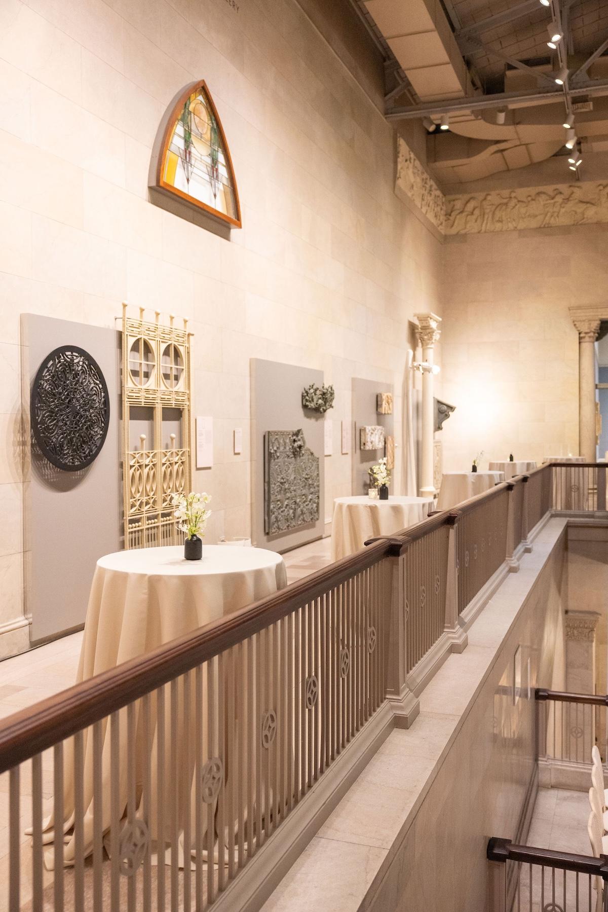 A Glamorous Fall Wedding at the Art Institute of Chicago 34