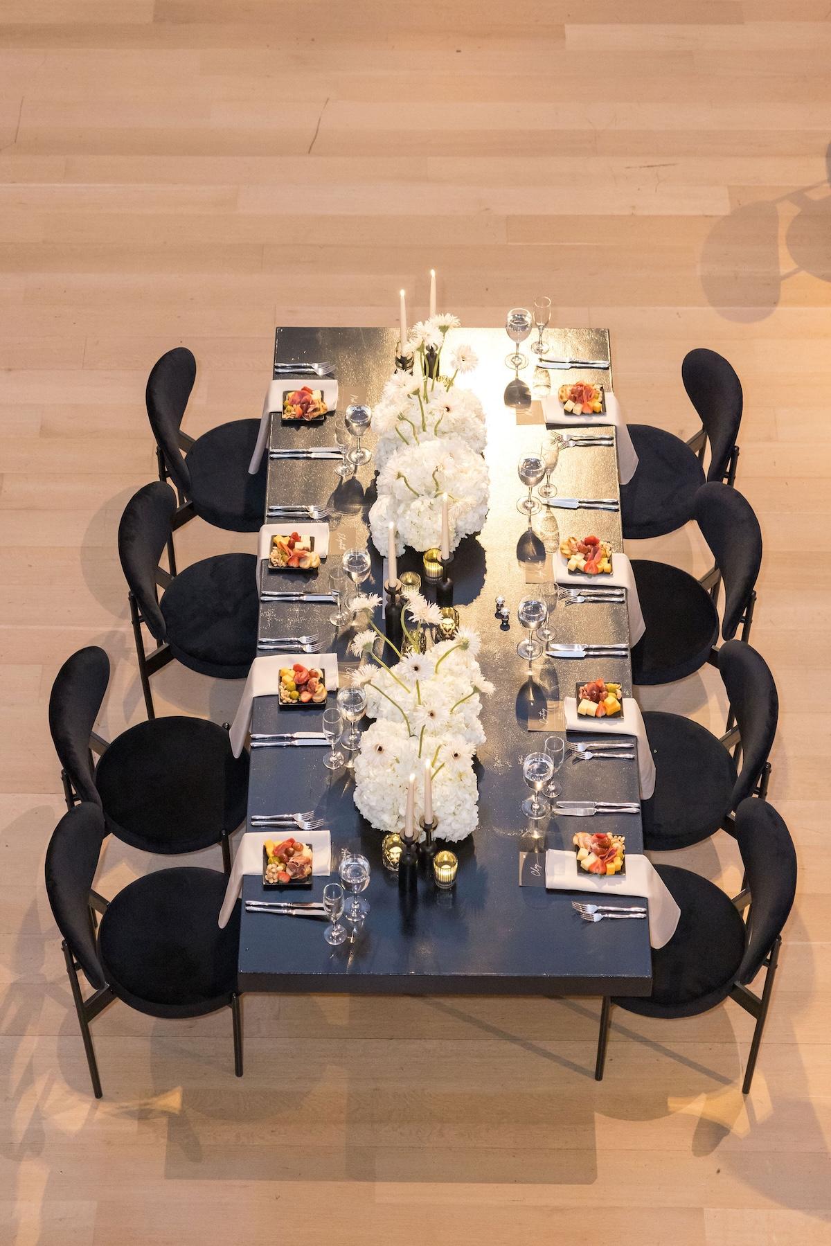 A Glamorous Fall Wedding at the Art Institute of Chicago 43
