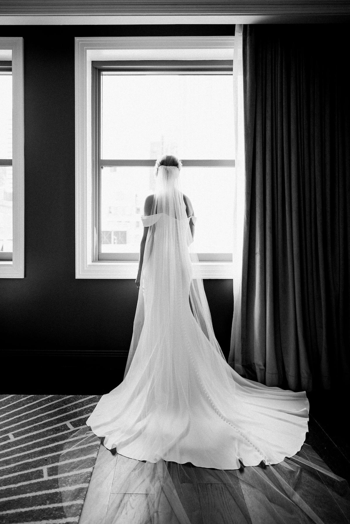 A Glamorous Fall Wedding at the Art Institute of Chicago 33