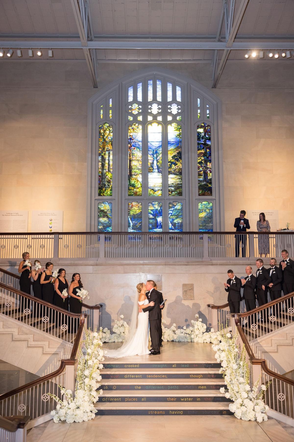 A Glamorous Fall Wedding at the Art Institute of Chicago 40
