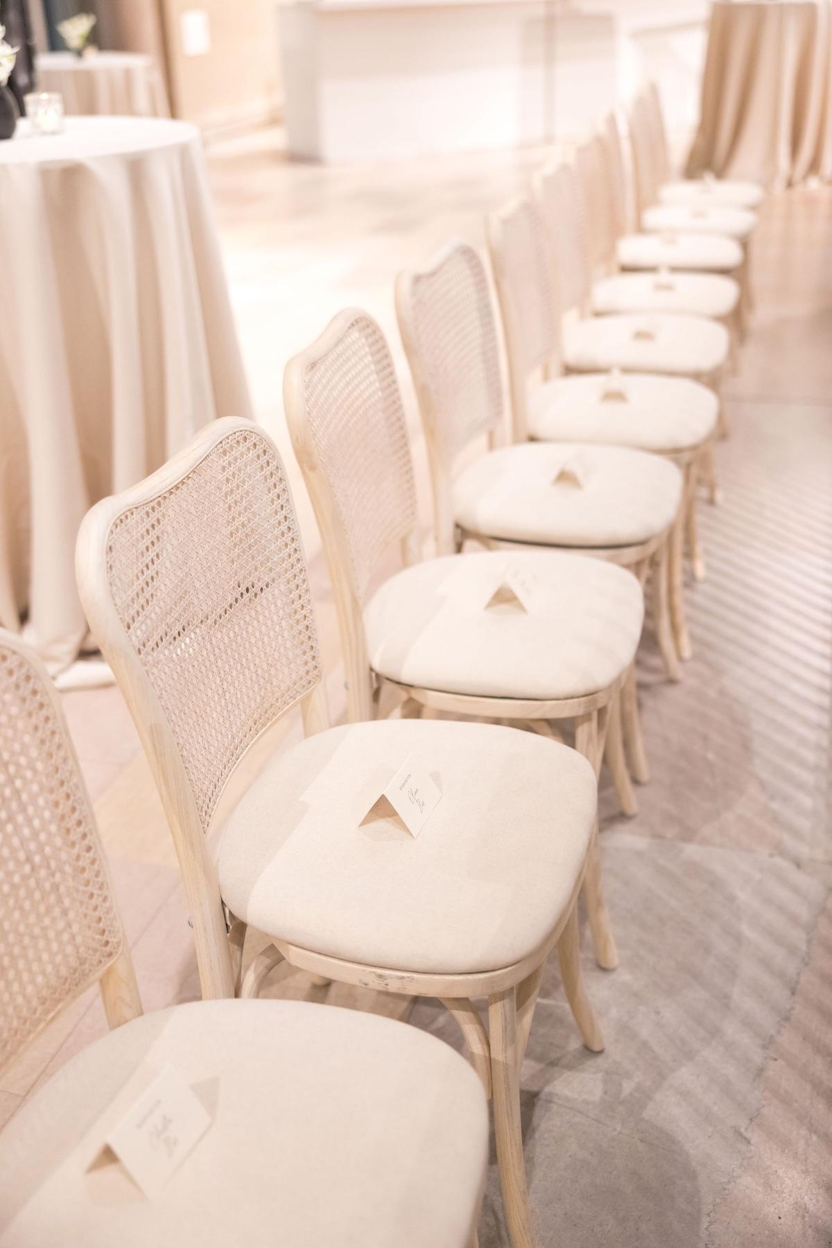 A Glamorous Fall Wedding at the Art Institute of Chicago 7