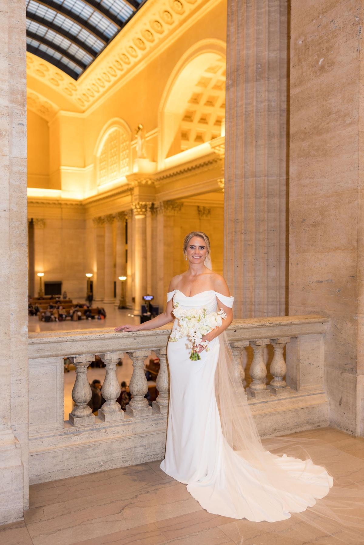 A Glamorous Fall Wedding at the Art Institute of Chicago 18