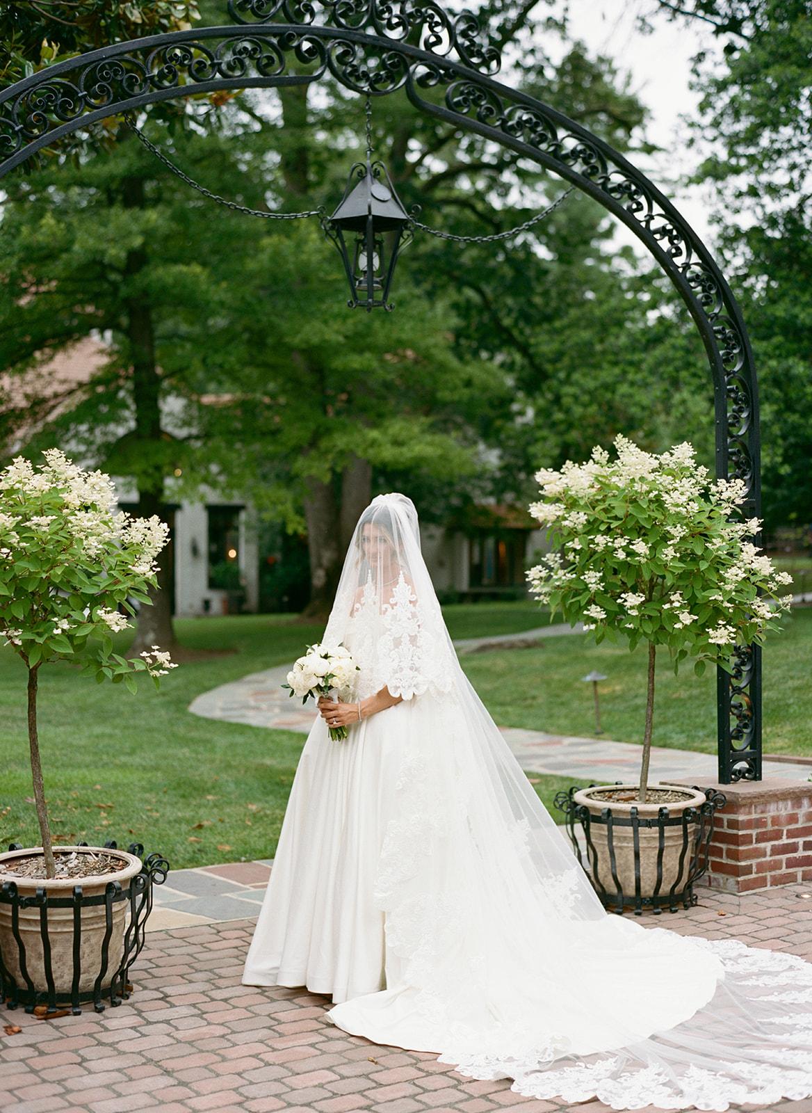A Romantic Summer Wedding at the Pleasantdale Chateau 5