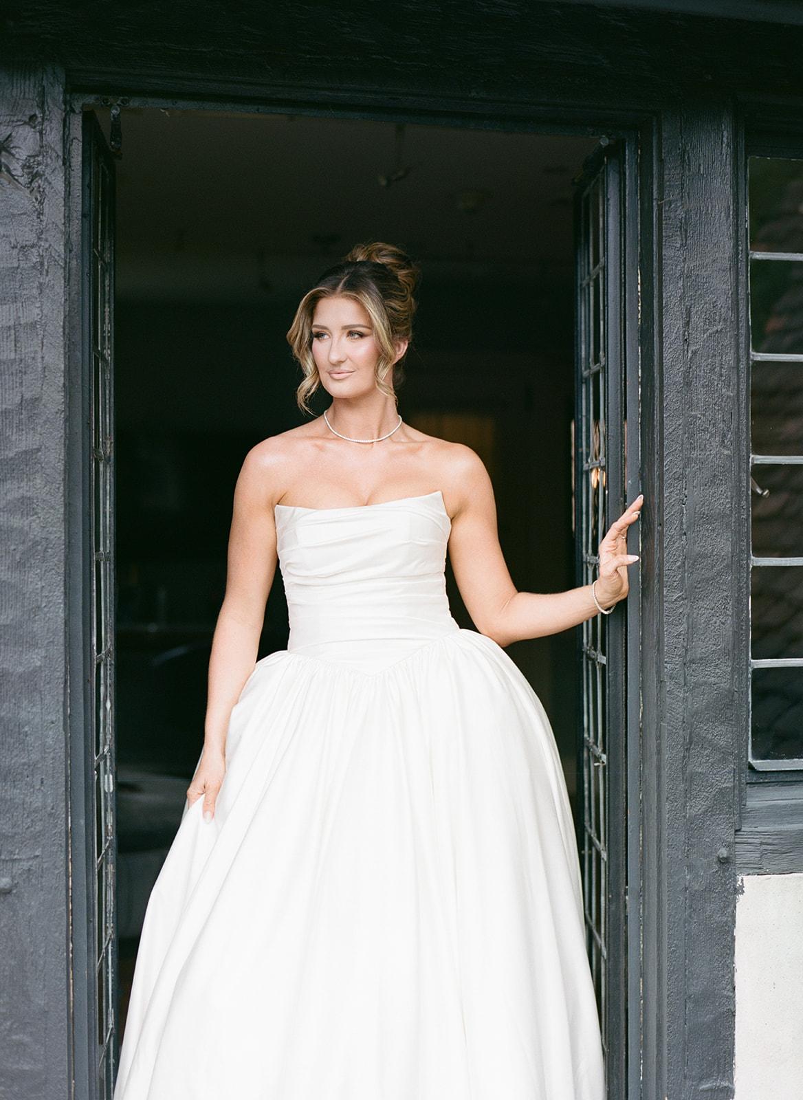 A Romantic Summer Wedding at the Pleasantdale Chateau 21