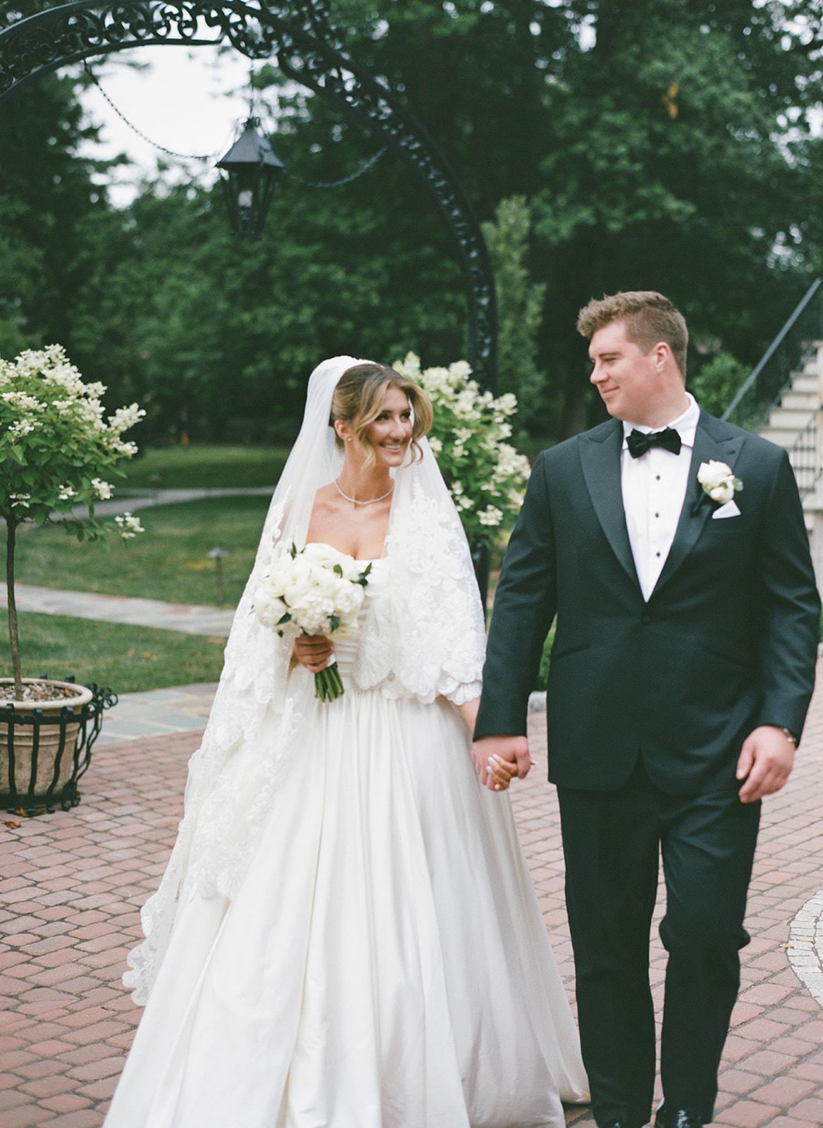 A Romantic Summer Wedding at the Pleasantdale Chateau 26