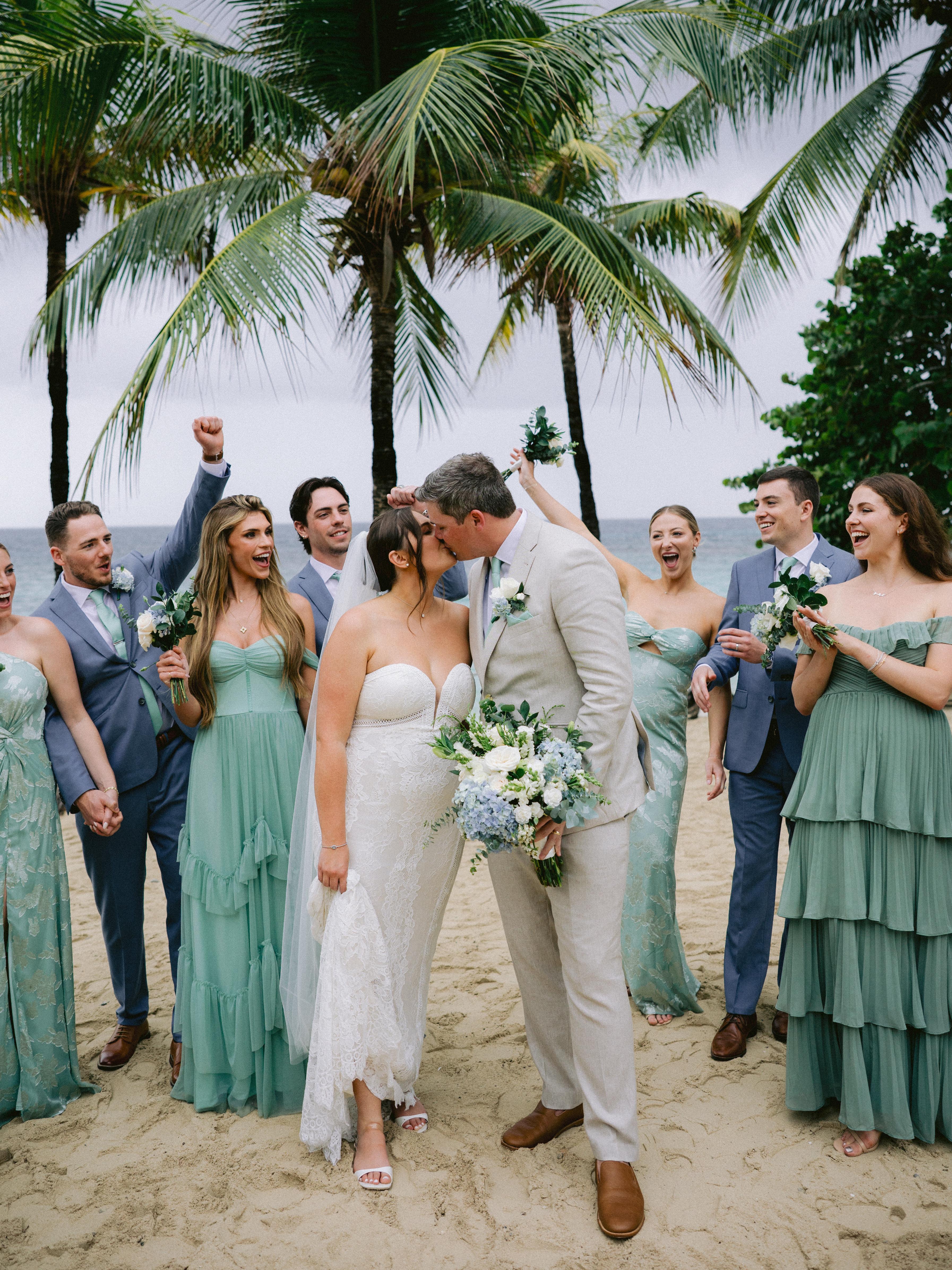 An Intimate Seaside Celebration in Honduras photo 3