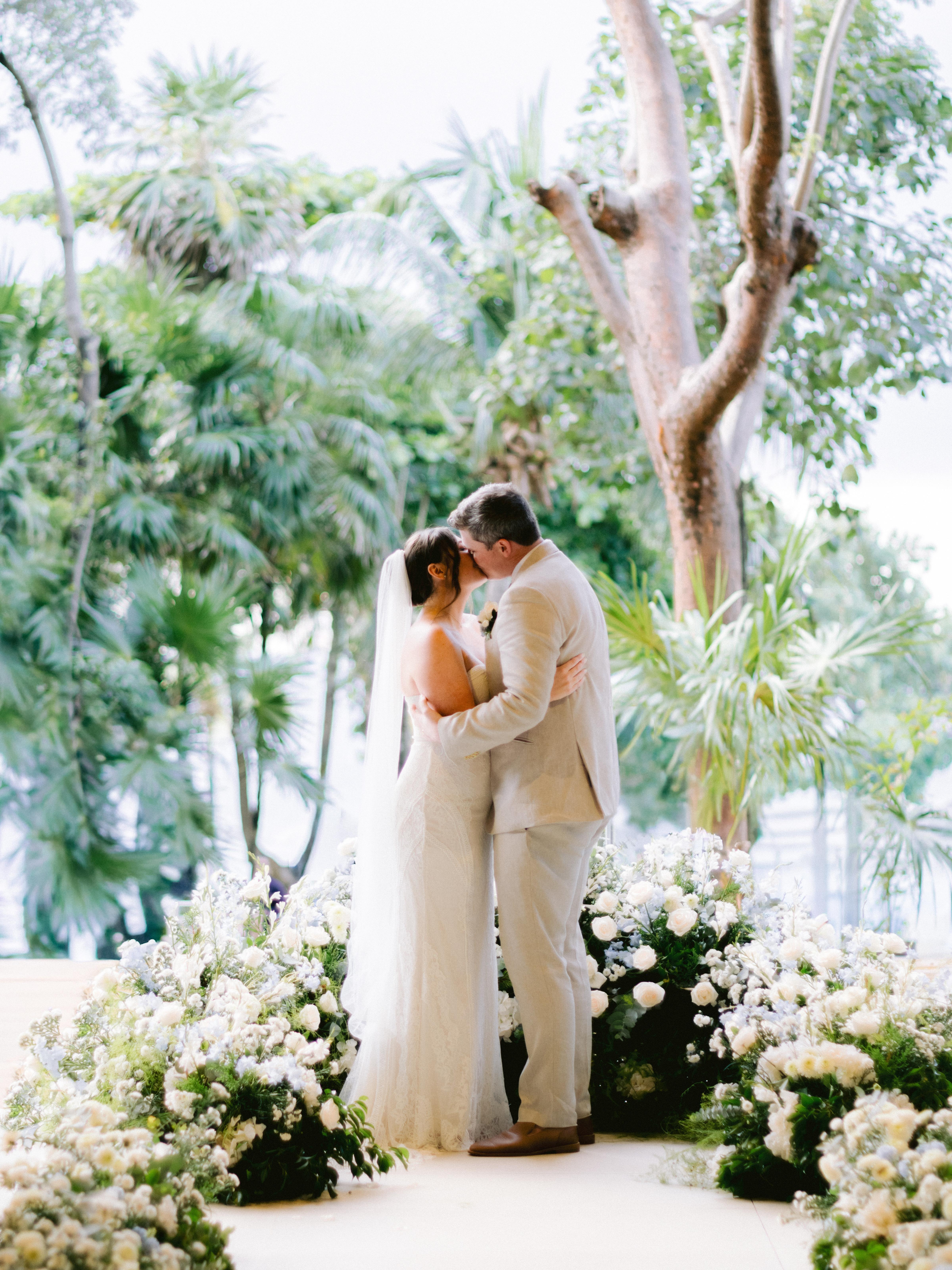 An Intimate Seaside Celebration in Honduras