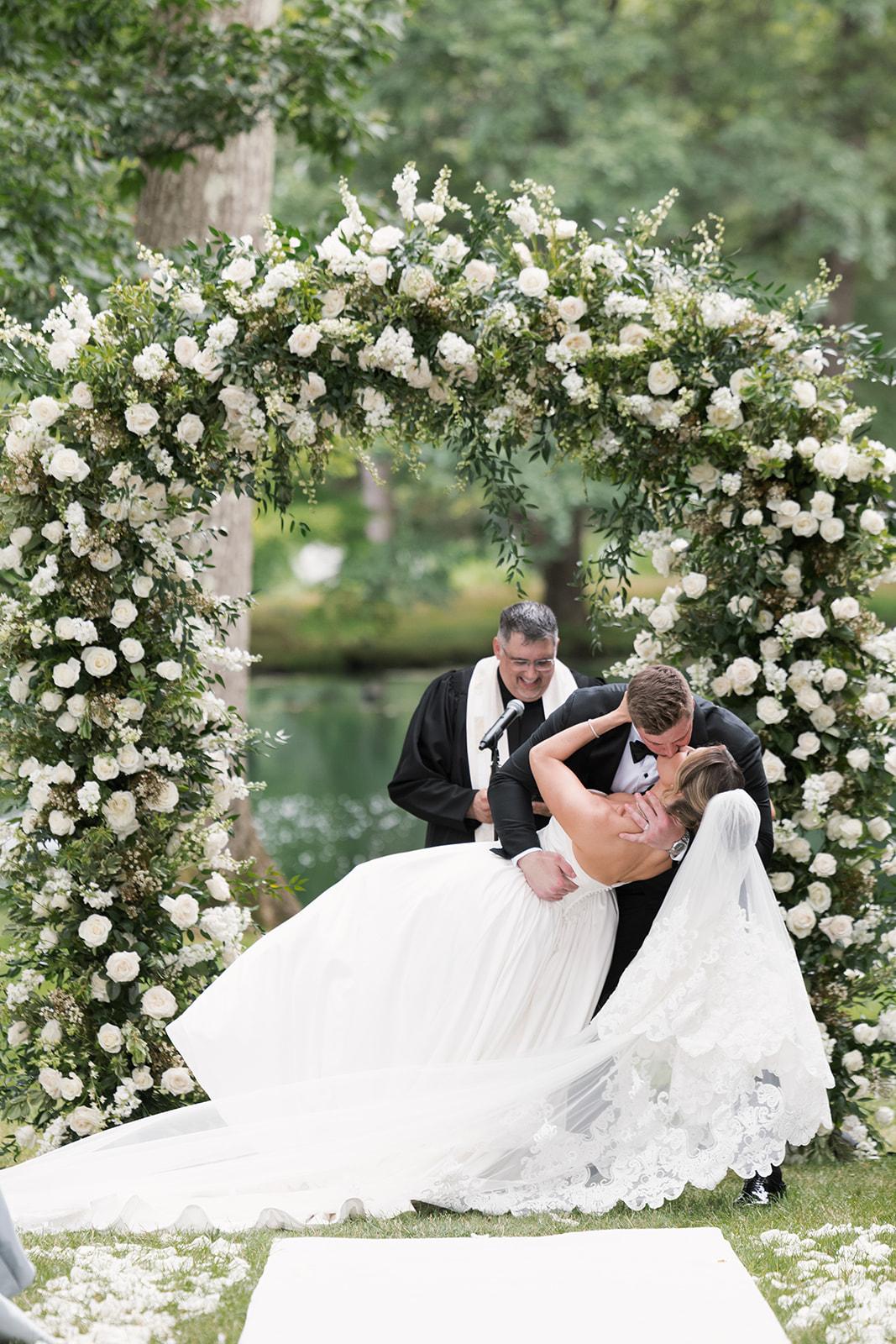 A Romantic Summer Wedding at the Pleasantdale Chateau 34