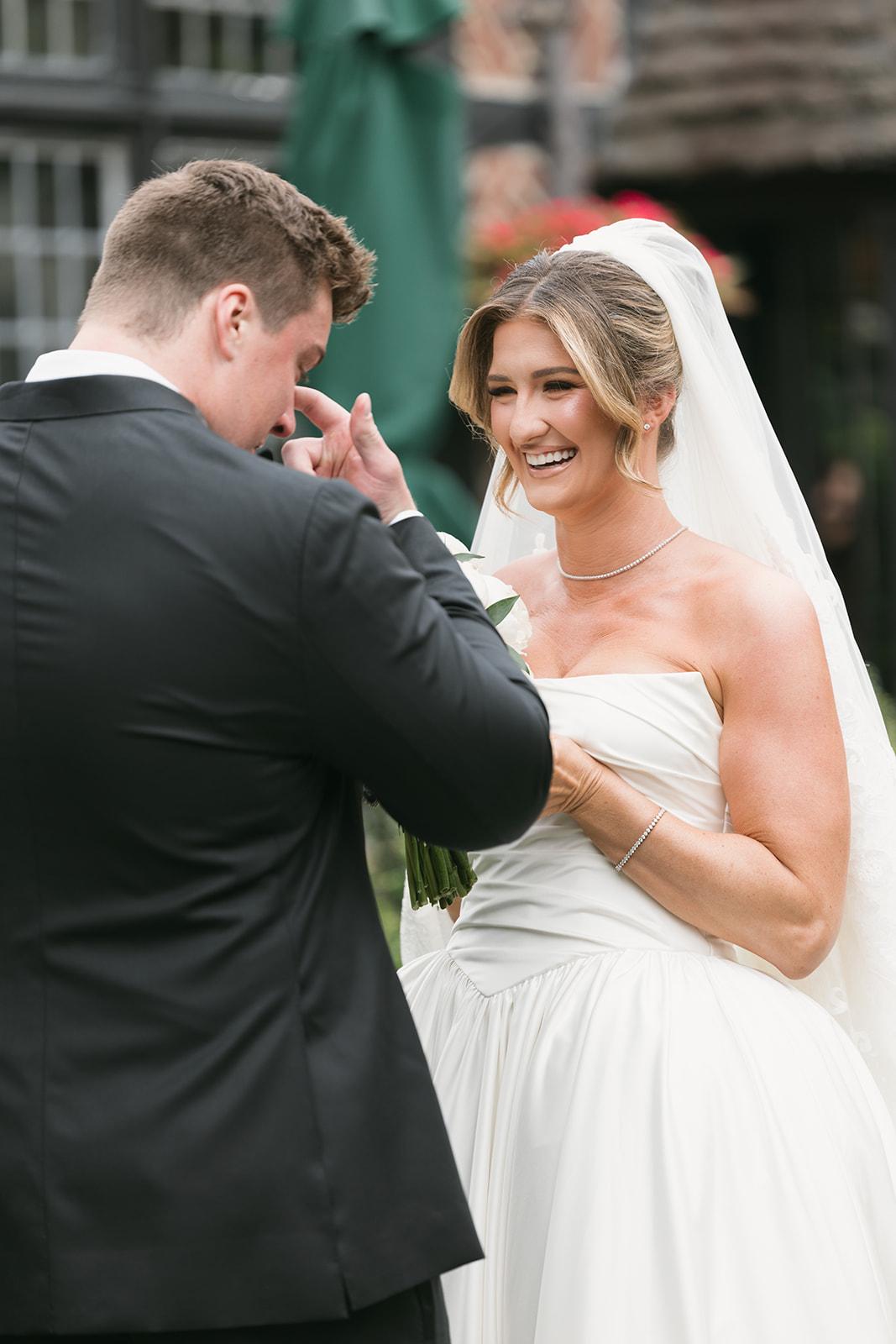 A Romantic Summer Wedding at the Pleasantdale Chateau 12