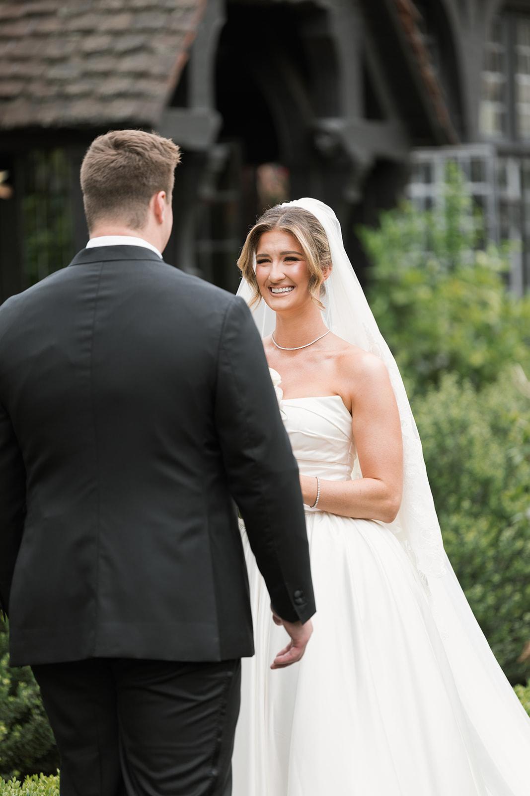 A Romantic Summer Wedding at the Pleasantdale Chateau 10